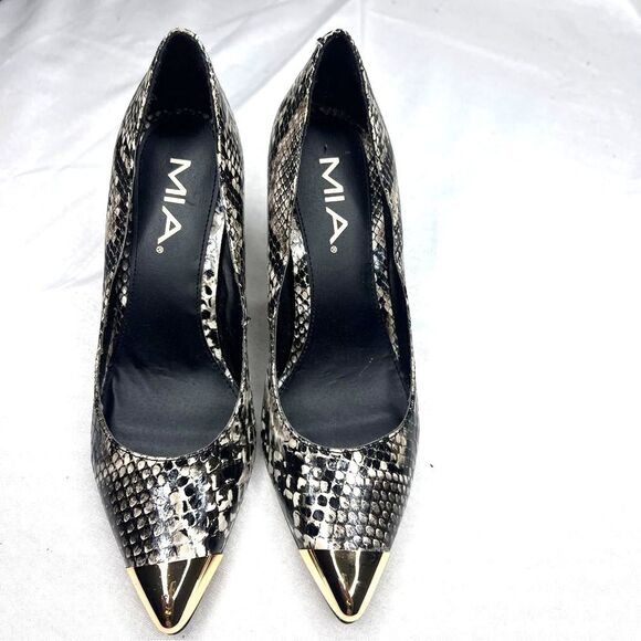 NWOB MIA Vegan Leather Snake print gold cap point toe stiletto heel size 8.5 - Picture 7 of 9
